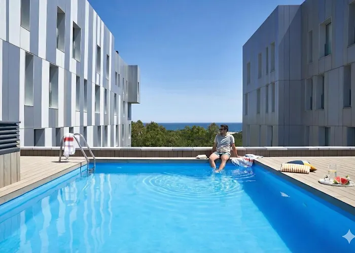 Lugaris Beach s